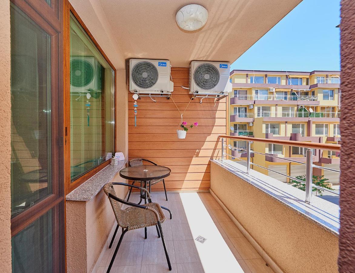 Art Apartments In Pomorie Exterior photo