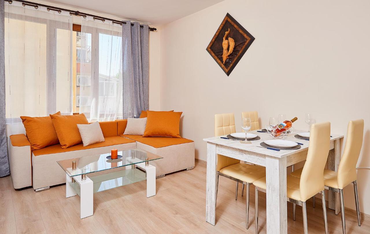 Art Apartments In Pomorie Exterior photo